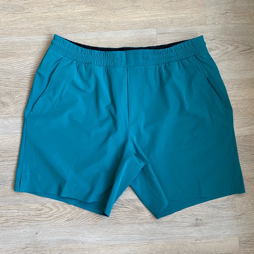 NWOT Lululemon men’s swim trunks